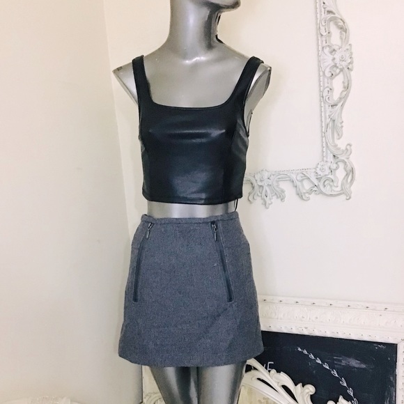 VINTAGE Kenar Mini Skirt - Picture 7 of 7